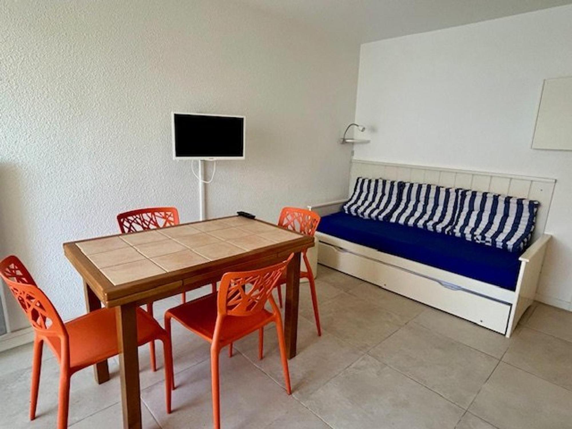 Appartement T2 A Royan, 4 Pers., Proche Plage Et Commerces, Parking, Balcon, Confortable Et Equipe - Fr-1-494-60 מראה חיצוני תמונה